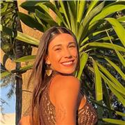 Soy una maestra cercana y comprometida. Daré clases a niños de Primaria con ganas de aprender y crecer.